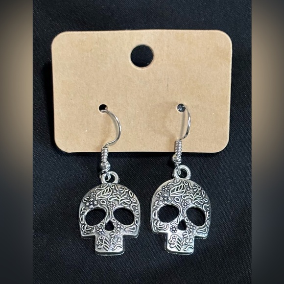 Jewelry - Skull Earrings